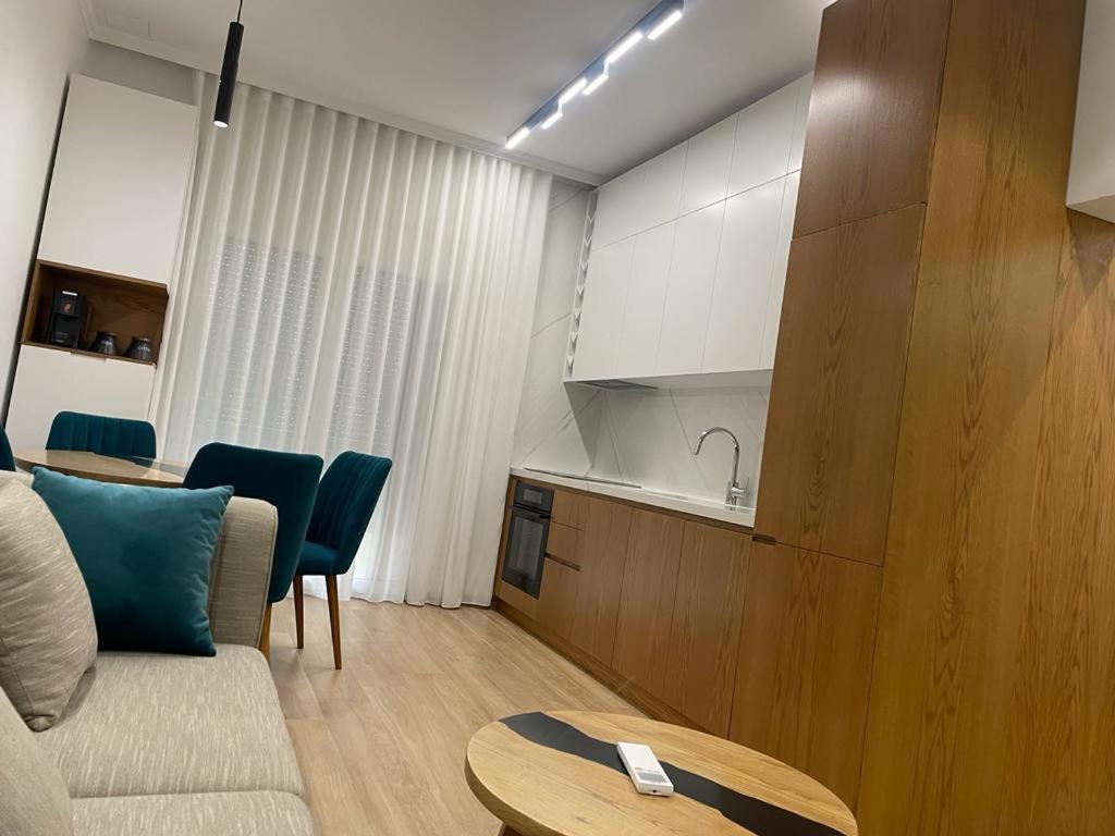 City Center Apartment Kafe Flora Tirana Exterior photo